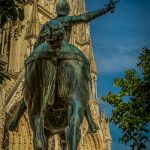 Jeanne d'Arc vor dem Notre-Dame de Reims Foto ICUart Frank Latz