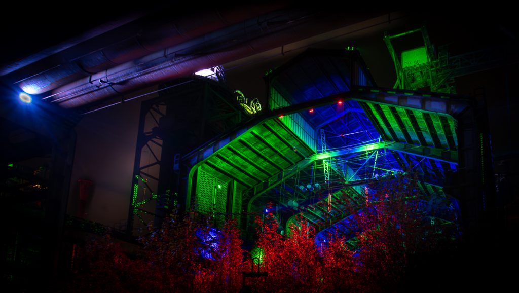 LAPADU Lichtspiele bei Nacht Foto ICUart Frank Latz